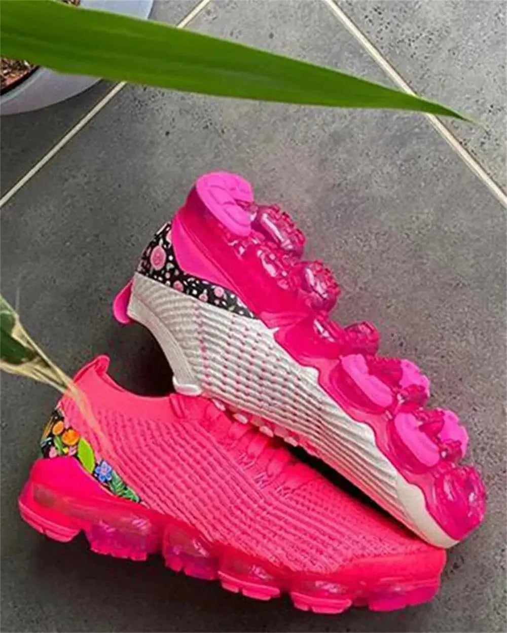 2024 New Sneakers Women Spring Fashion Knitted Fabric Floral Lace Up Ladies Casual Shoes Larged-Size Flats Running Sport Streetsharks