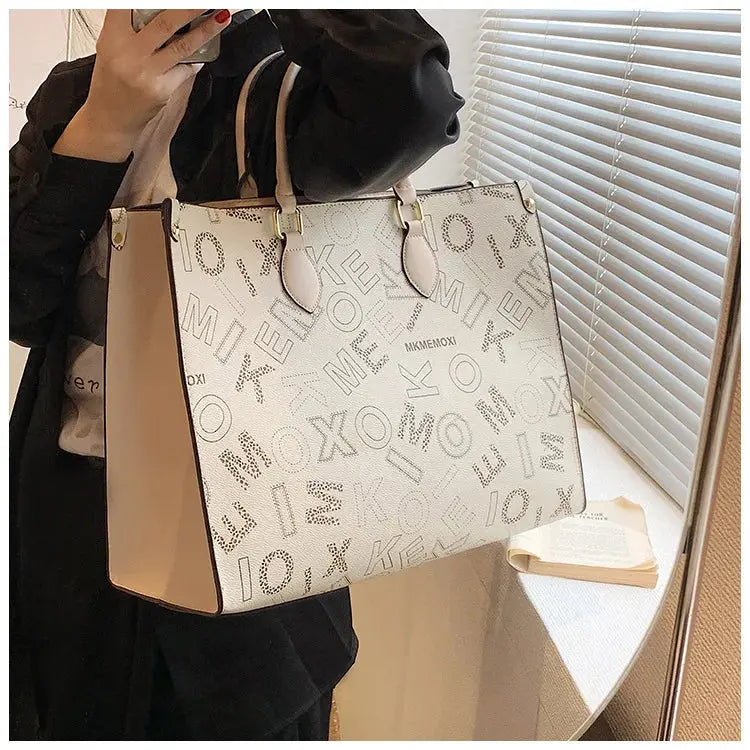 Female 2023 Cross border New Fashion Atmosphere Large Capacity Old Flower Tote Handbag Commuter Women's Bag Streetsharks