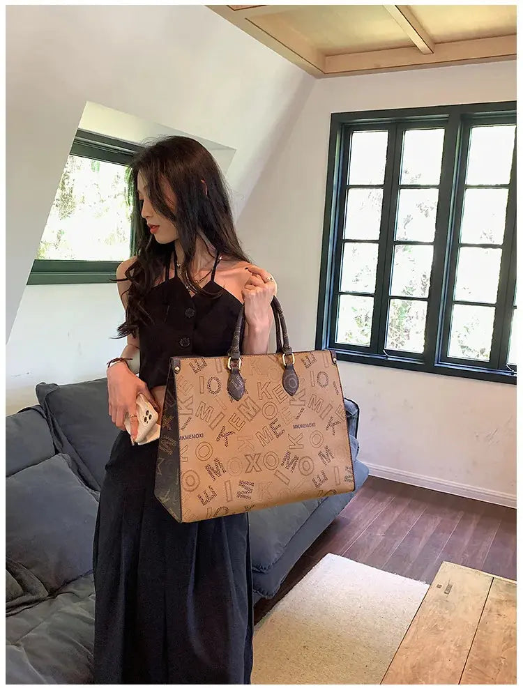 Female 2023 Cross border New Fashion Atmosphere Large Capacity Old Flower Tote Handbag Commuter Women's Bag Streetsharks