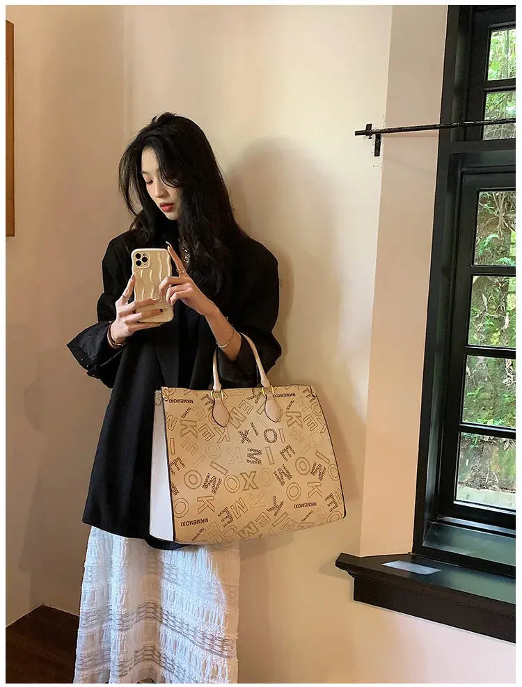 Female 2023 Cross border New Fashion Atmosphere Large Capacity Old Flower Tote Handbag Commuter Women's Bag Streetsharks