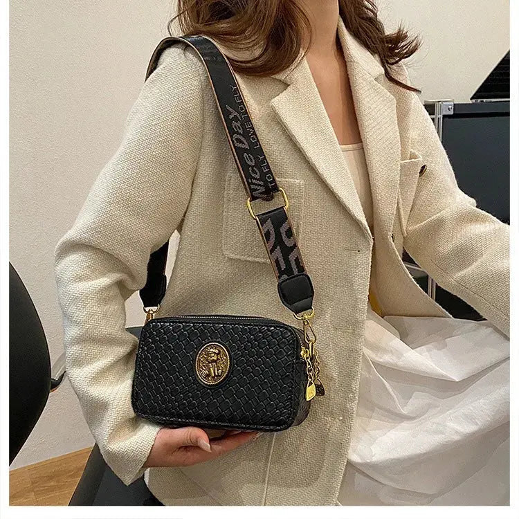 New 2024  European and American minimalist texture women's luxury  bag, fashionable large capacity crossbody bag, camera small square bag Streetsharks