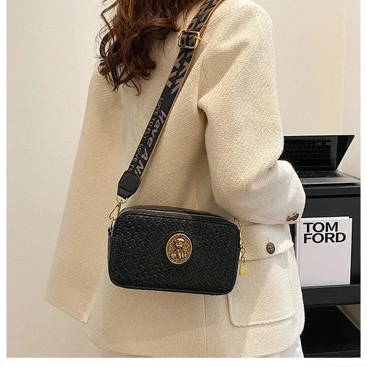 New 2024  European and American minimalist texture women's luxury  bag, fashionable large capacity crossbody bag, camera small square bag Streetsharks