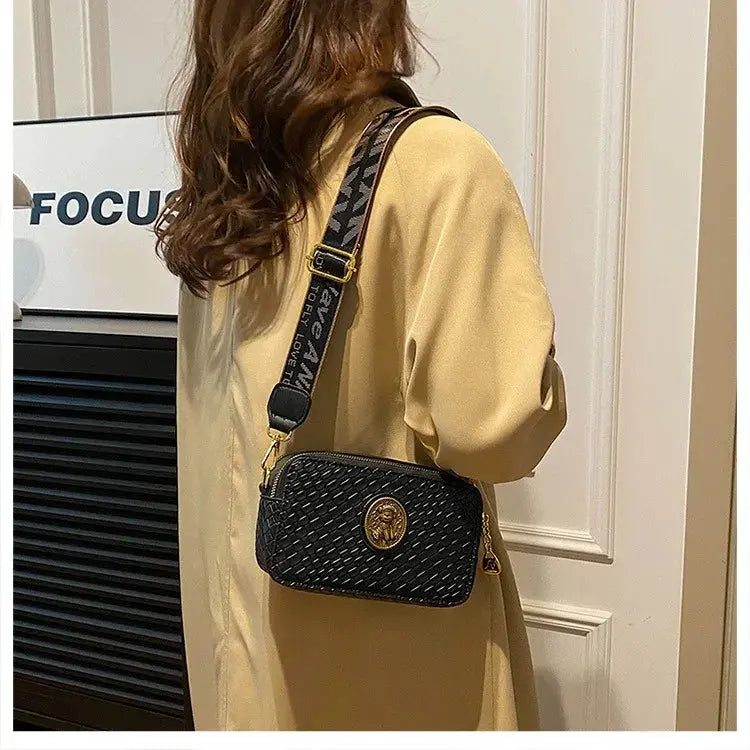 New 2024  European and American minimalist texture women's luxury  bag, fashionable large capacity crossbody bag, camera small square bag Streetsharks