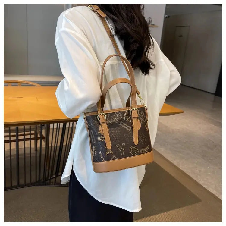 Summer New Fashion Trend Temperament Women's Single Sholder Crossbody Bags Simple Leisure Hundred Ladies Commuter Bucket Bags Streetsharks