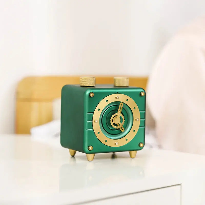 Wireless Bluetooth Mini Speaker Retro Green Clock Design FM Radio Subwoofer With Microphone TF Card Slot Broadcast Decoration Streetsharks