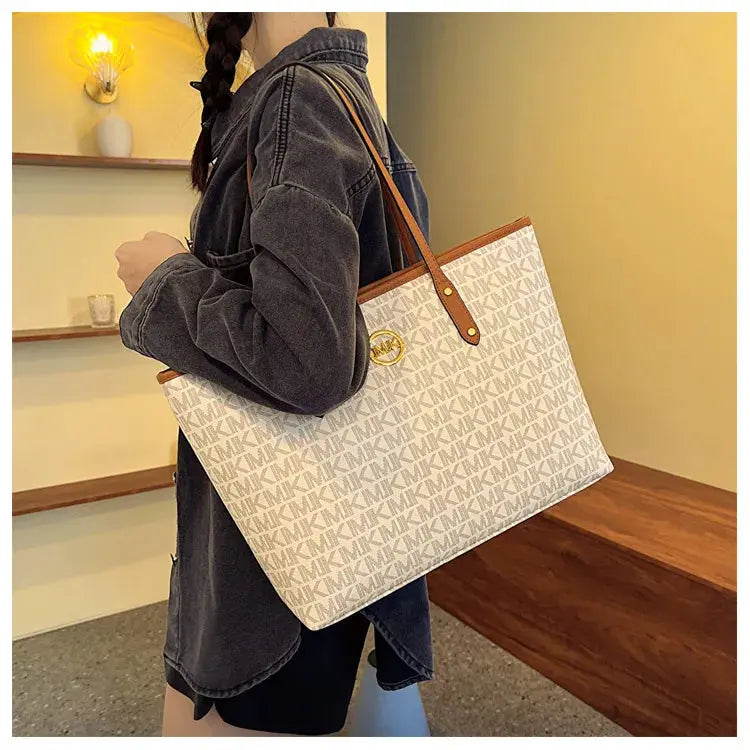 Women's Luxury Handbag 2024 New Fashion Letter Printed Tote Bag Versatile Large Capacity One Shoulder Diagonal Straddle Bag Streetsharks